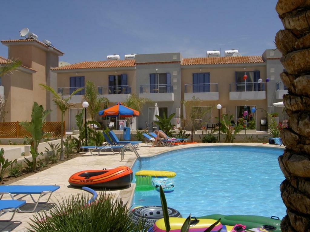 Helios Cottages Paphos Extérieur photo